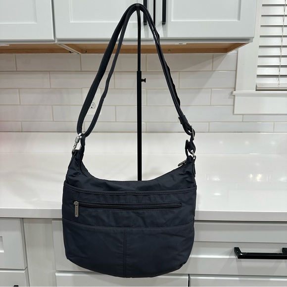 Travelon Anti-Theft Classic Messenger Bag Charcoal 1114 RFID - Picture 3 of 14